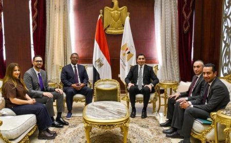 وزير الشباب والرياضة يجتمع برئيس الاتحاد الأفريقي للجودو لتعزيز التعاون المشترك