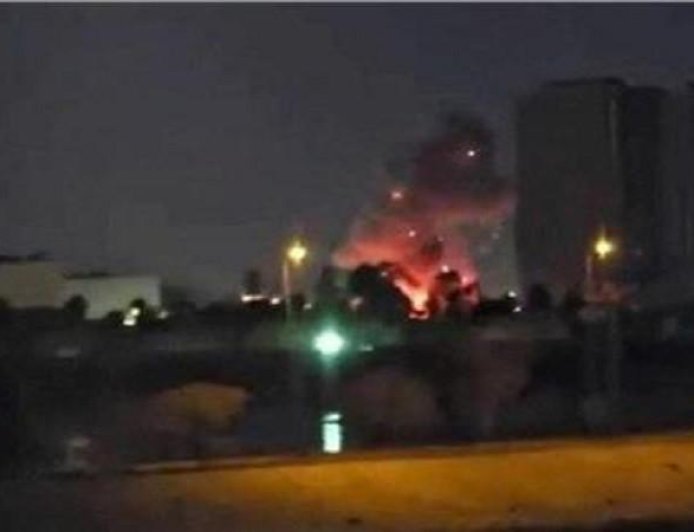 غارة جوية تهاجم مبنى السفارة الأمريكية السابقة في إيران وسط تصاعد التوترات