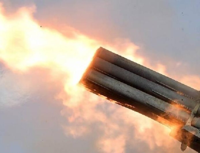 روسيا تنفذ ضربة جوية قوية ضد أهداف عسكرية في أوكرانيا خلال الليل