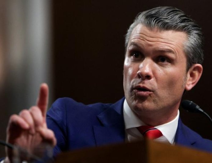 وزير الدفاع الأمريكي يكشف تفاصيل 46 ساعة من التنسيق لإنقاذ الطيار المحتجز في إيران