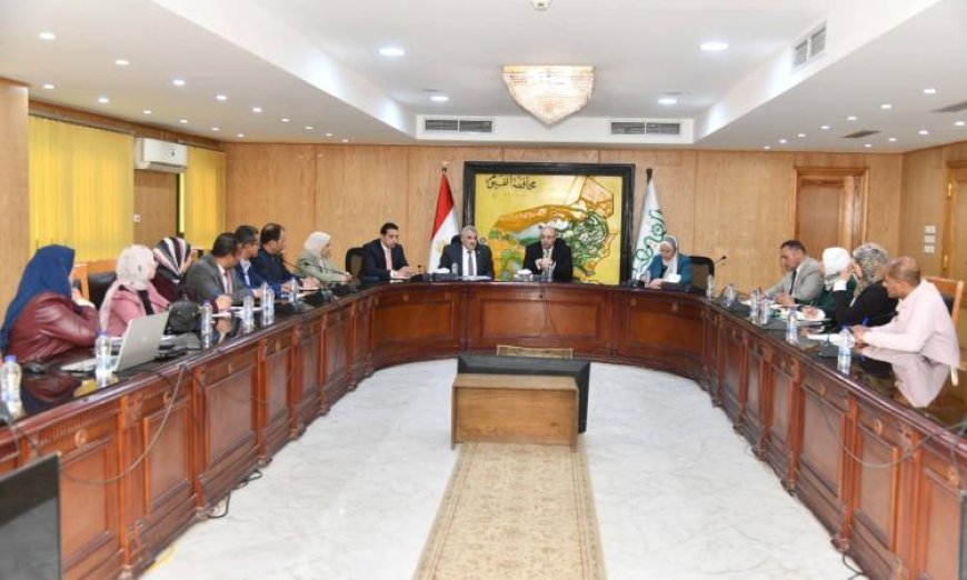 جهاز حماية البحيرات يعقد جلسة حول استمرار جهود إعادة التوازن البيئي في بحيرة قارون