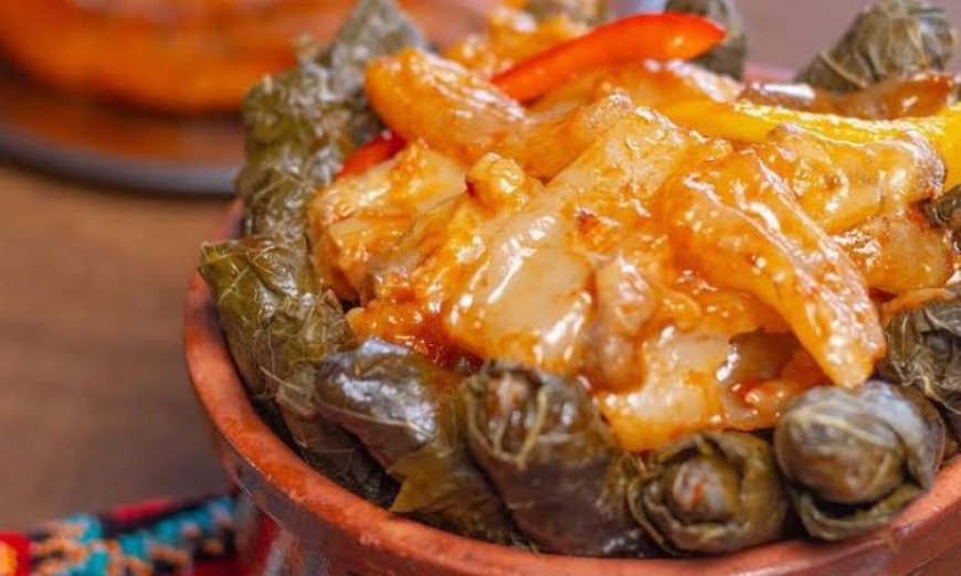 تعرف على طريقة تحضير طاجن ورق العنب بالكوارع لوجبة مثالية في الأيام الباردة