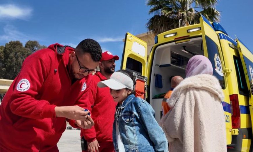 الهلال الأحمر المصري يقدم 42 ألف سلة غذائية وطرود شتوية كإغاثة عاجلة لدعم غزة