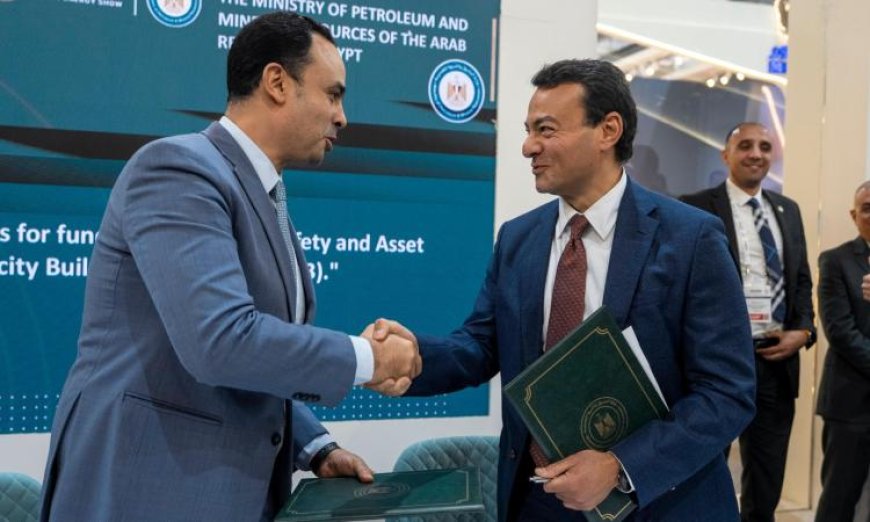 البترول وميثانكس تبرمان اتفاقية استراتيجية لتعزيز قدرات القطاع النفطية