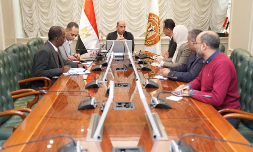 وزير العمل يناقش مع ممثلي شركة SGT تطورات تنفيذ منصة الخدمات الرقمية