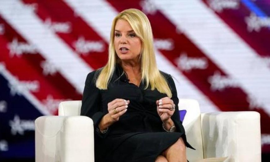 ترامب يقرر إقالة بام بوندي من منصب المدعية العامة في خطوة مفاجئة