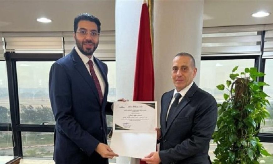 تكريم رئيس الطيران المدني للخبير الإقليمي أمن الطيران في الإيكاو