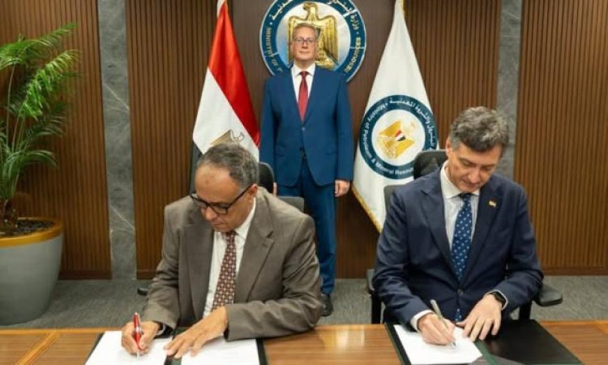 وزير البترول يوقع مذكرة نوايا مهمة مع شركة إيني لتعزيز التعاون في قطاع الطاقة