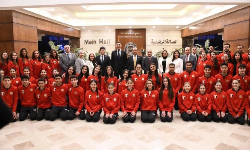 وزير الرياضة يبحث مع لاعبي منتخب الجمباز تحفيزهم قبل بطولة أفريقيا