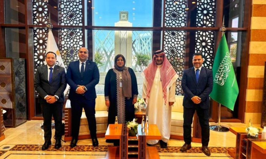 مساعد وزير السياحة تبحث مع مساعد وزير الحج والعمرة سبل تعزيز التعاون بين الوزارتين