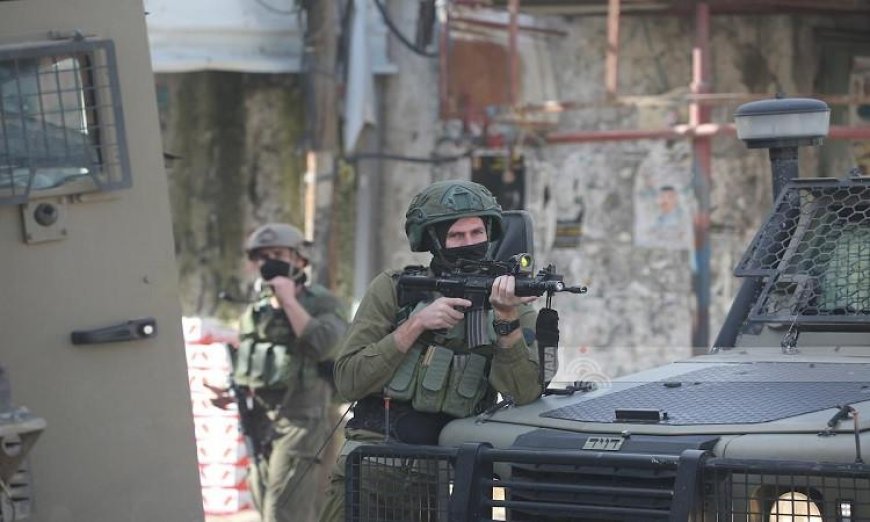 اقتحام قوات الاحتلال الإسرائيلي لمدينة طولكرم واعتقال شاب فلسطيني وسط المدينة