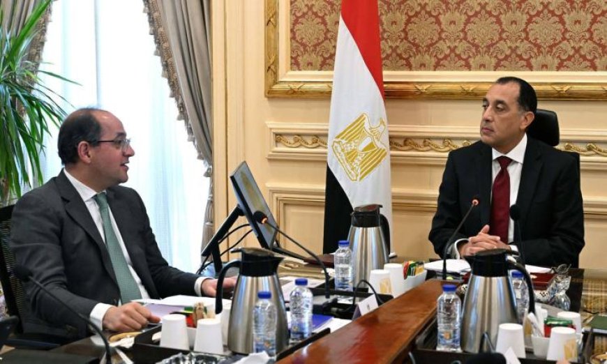 رئيس الوزراء يناقش ملفات العمل المهمة مع وزير المالية