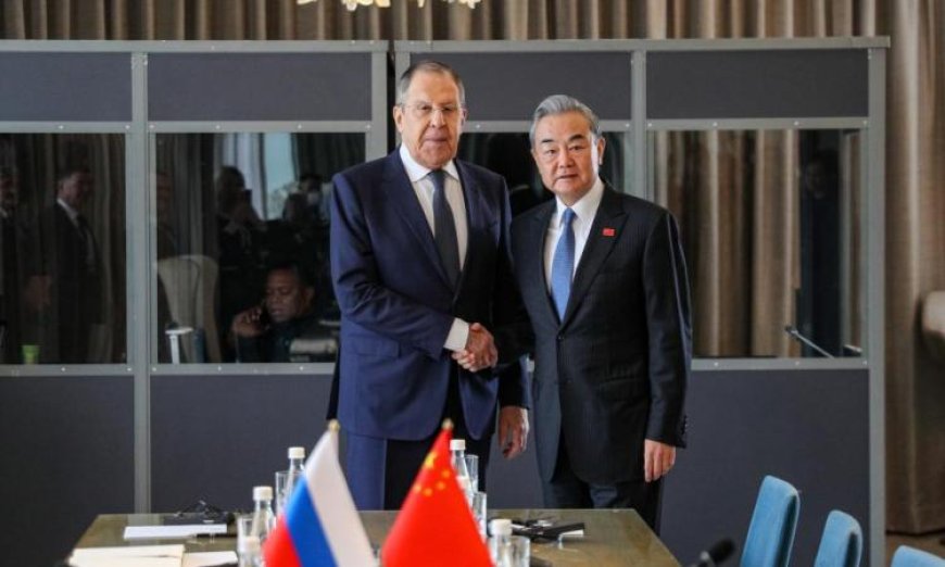وزير خارجية الصين يعلن استعداد بلاده للتعاون مع روسيا من أجل استقرار الشرق الأوسط