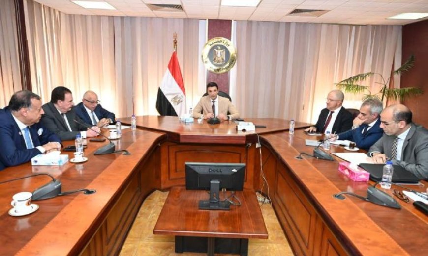 وزير الصناعة يناقش مع اتحاد الصناعات استراتيجيات تعزيز الاستفادة من خامات التعدين