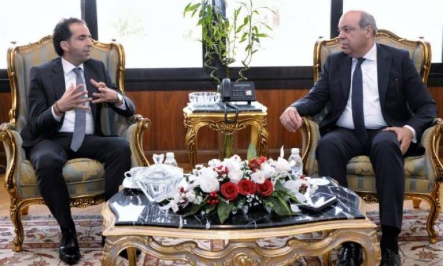 وزير الطيران المدني يلتقي مسؤولي شركة Microsoft لتعزيز سبل التعاون المشترك