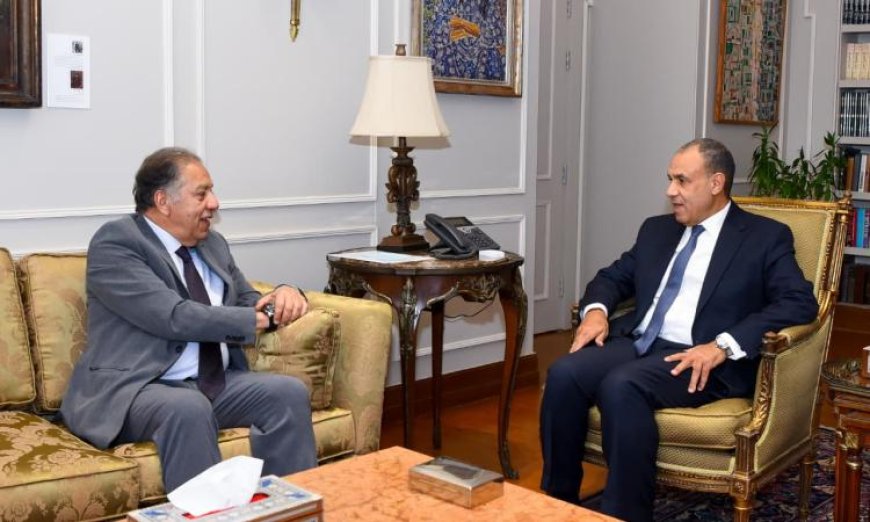 وزير الخارجية يعبر عن فخره بالتعاون المثمر بين وزارة الخارجية والبرلمان المصري