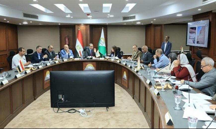 محافظ الجيزة يجتمع بالمواطنين في لقاء دوري ويؤكد على أهمية سرعة فحص الشكاوى