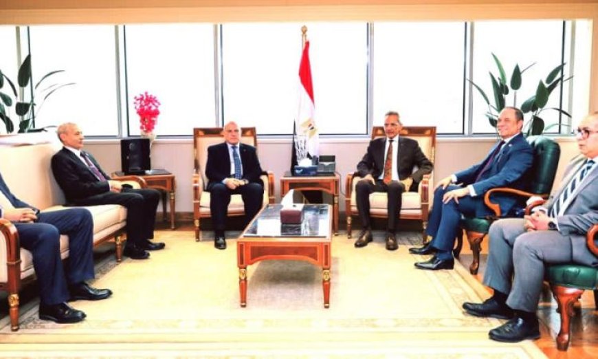 رئيس هيئة النيابة الإدارية يلتقي وزير شؤون المجالس النيابية لتعزيز أوجه التعاون المشترك