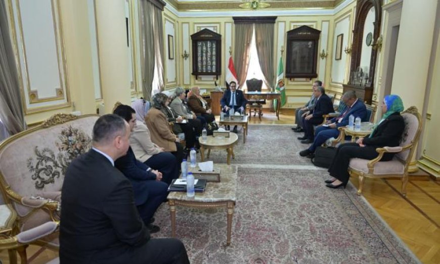 جامعة القاهرة تستضيف وفد هيئة ضمان الجودة لتعزيز التميز الأكاديمي في كلية الصيدلة