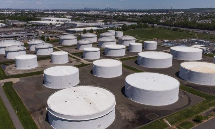 أسعار النفط تواصل الانخفاض وخام برنت يتجاوز حاجز 100 دولار