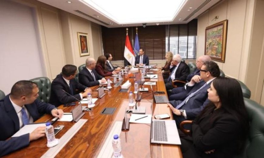 وزير الاتصالات يعقد اجتماعات مع مسؤولي Microsoft لتعزيز الشراكة العالمية