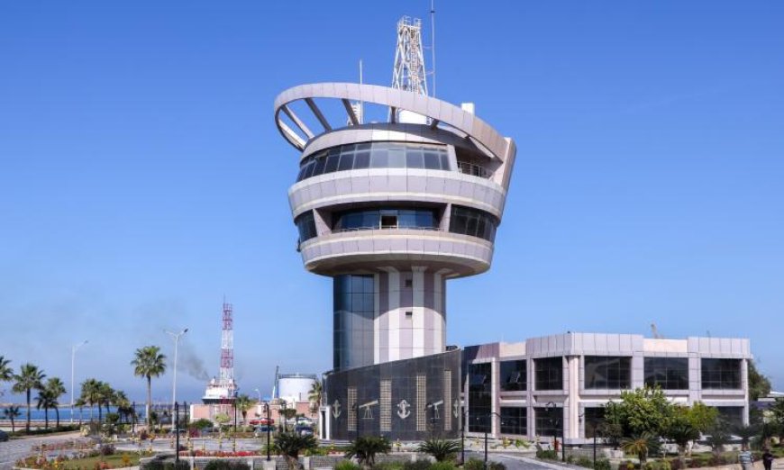 ميناء دمياط يستقبل 28 سفينة للحاويات والبضائع العامة في حركة نشطة للنقل البحري