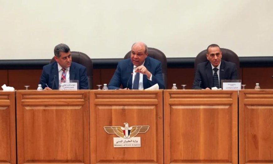 الحفني يجتمع مع قادة شركات الطيران لبحث تعديلات جديدة في اللائحة التنفيذية