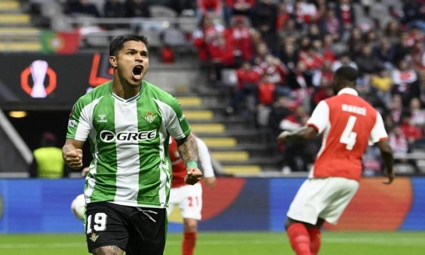 بصمة هيرنانديز تمنح بيتيس تعادلاً مثيراً أمام براغا في مباراة مثيرة