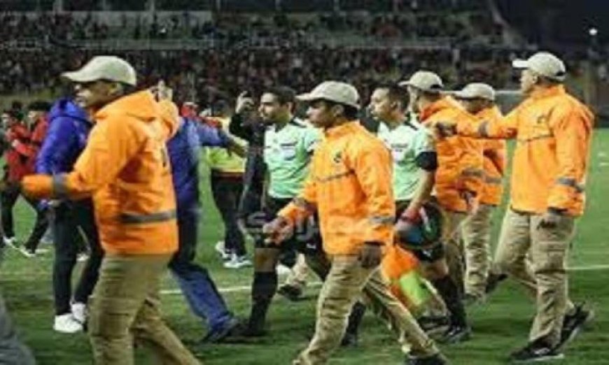 الأهلي يرفع شكوى رسمية ضد حكم مباراة محمود وفا