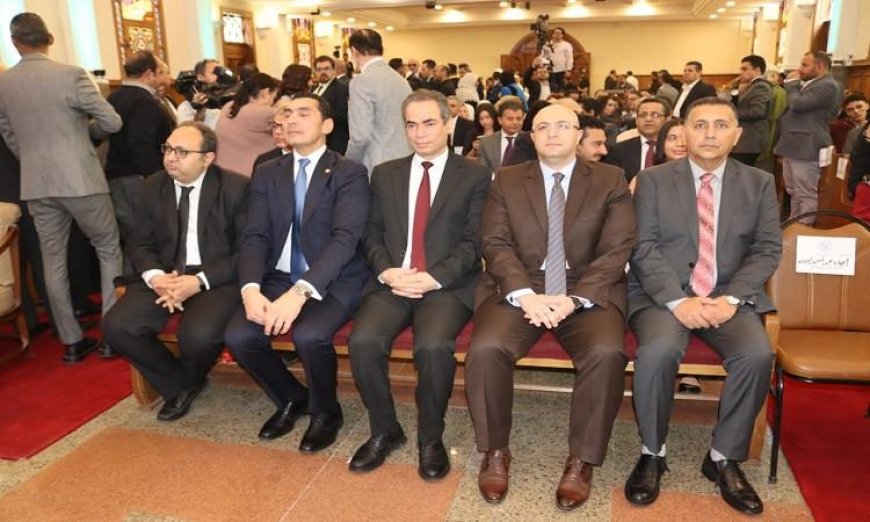 محافظ القليوبية يشارك في احتفالية عيد القيامة المجيد بالكنيسة الإنجيلية في مصر الجديدة