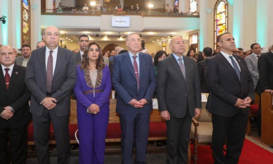 وزير الطيران يرسل تهانيه لقداسة البابا تواضروس الثاني بمناسبة عيد القيامة المجيد