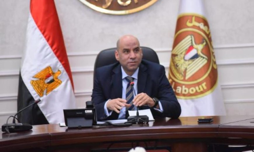 وزير العمل يدعو إلى تعزيز التكامل والتنسيق بين إدارات المديريات لضمان كفاءة الأداء المؤسسي