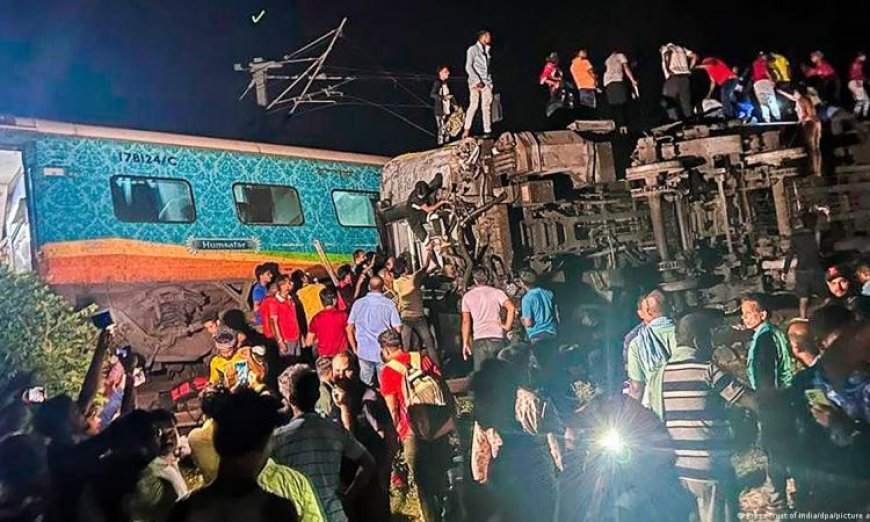 مصرع 43 شخصا وإصابة آخرين في تصادم مروع بين حافلة وشاحنة في ولاية بيهار الهندية