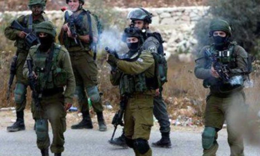 إصابة ثلاثة شباب فلسطينيين وطفل برصاص الاحتلال الإسرائيلي في الخليل ونابلس