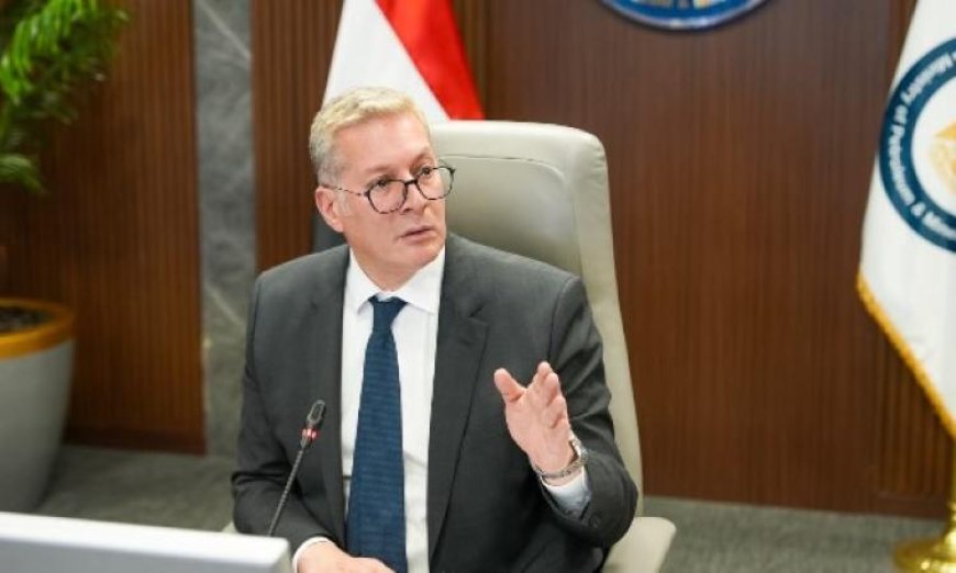 وزير البترول ينظم الجمعية العامة لشركة أسيوط أنوبك عبر الفيديو كونفرنس لتعزيز الاستثمار في قطاع الطاقة
