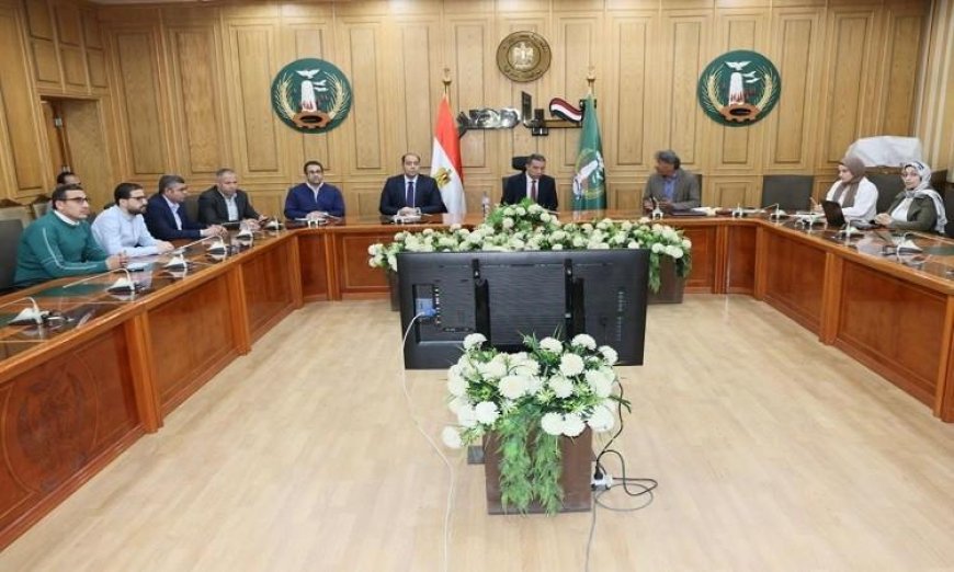 محافظ المنوفية يستعرض الاستعدادات النهائية لموسم حصاد القمح وتوريده