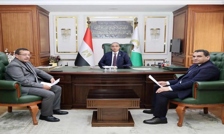 محافظ الجيزة يراقب جاهزية موسم حصاد القمح المحلي وتوريده