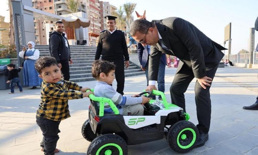 محافظ المنوفية يقوم بجولة للاحتفال بشم النسيم مع الأهالي في الممشى الجديد والحدائق المجاورة