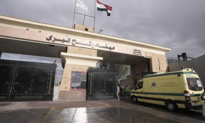 دفعة جديدة من العائدين تصل إلى معبر رفح البري في قطاع غزة