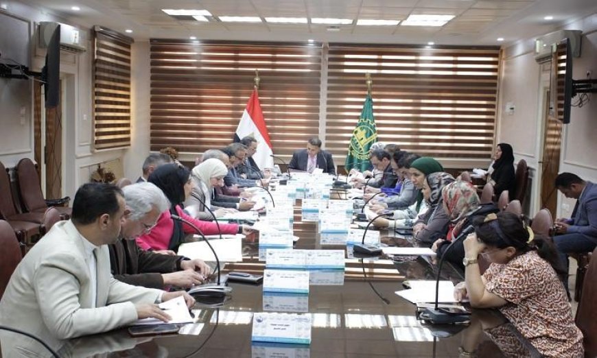 محافظ القليوبية يناقش طلبات المستثمرين في المناطق الصناعية لتعزيز الاقتصاد المحلي