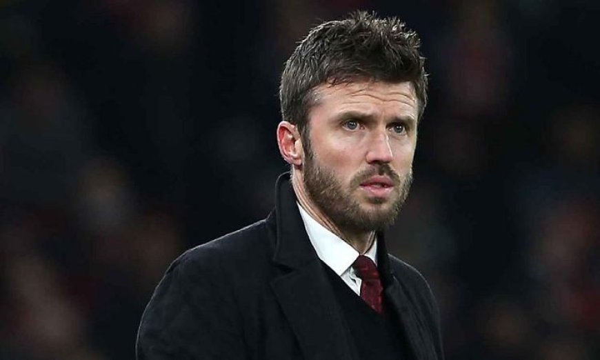 مدرب مانشستر يونايتد يسليط الضوء على ظلم الحكم بعد طرد مارتينيز في مواجهة ليدز