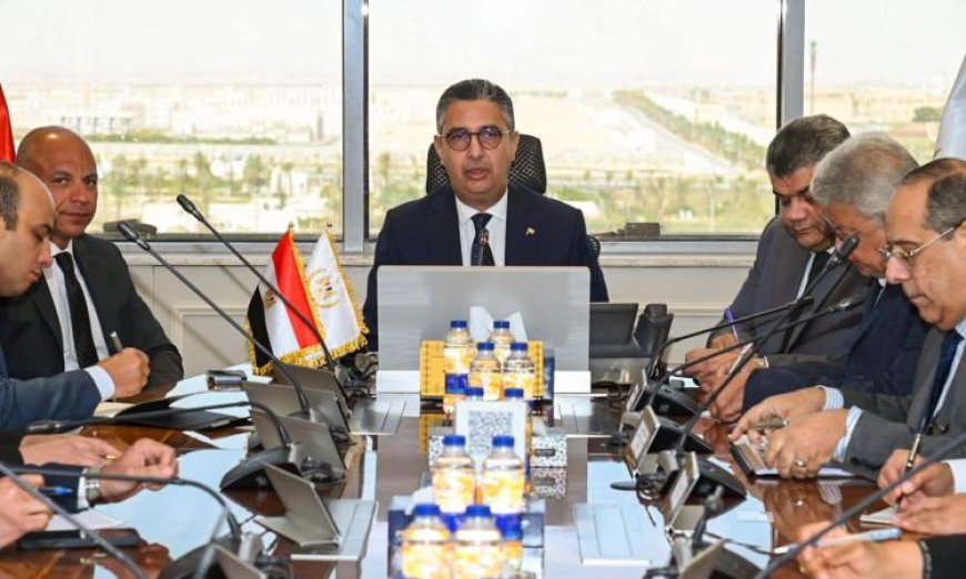 وزير التموين يتولى رئاسة الاجتماع الأول للجنة العليا لمشروع كاري أون القومي