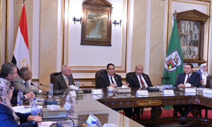 د. عبدالصادق يشدد على ضرورة تطوير برامج أكاديمية جديدة تلبي احتياجات سوق العمل