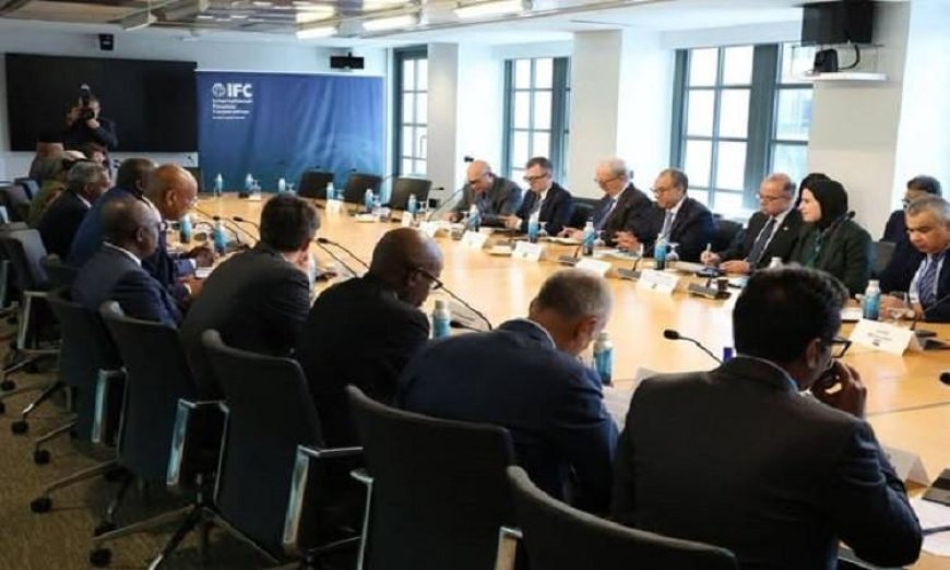 وزير الاستثمار يناقش تعزيز الشراكة الاستراتيجية مع قيادات مؤسسة التمويل الدولية