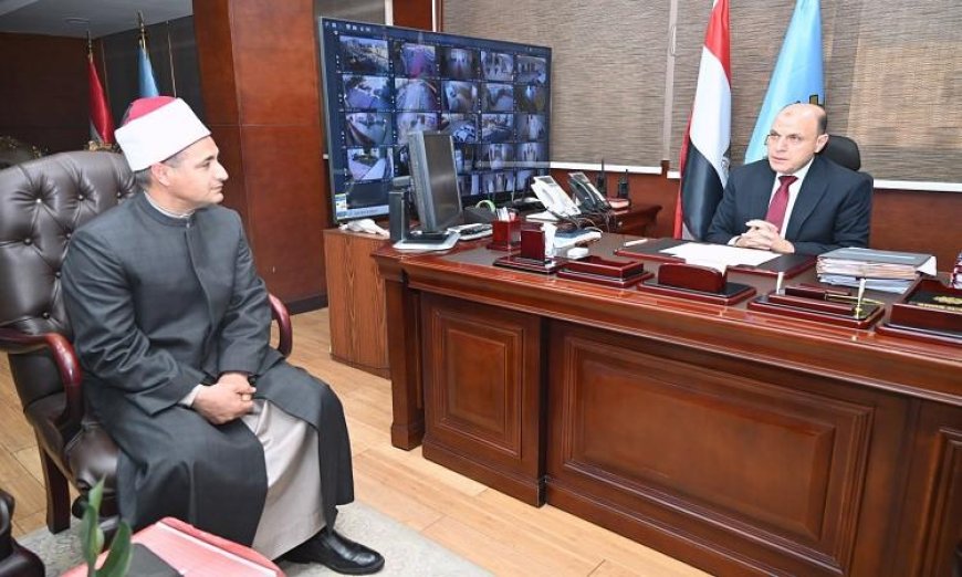 محافظ الغربية يعقد اجتماعاً مع وكيل وزارة الأوقاف ورئيس المنطقة الأزهرية ووكيل التضامن لبحث المشاريع المشتركة