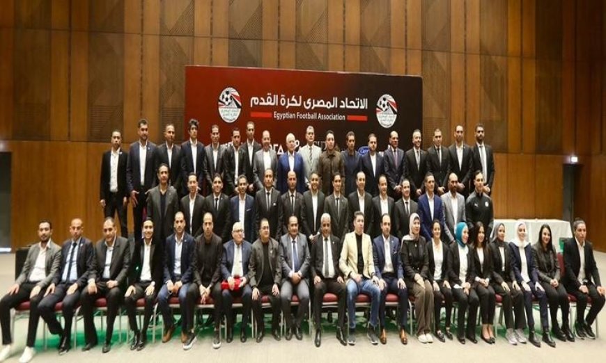 أبوريدة يمنح الشارة الدولية لحكام فيفا المعتمدين