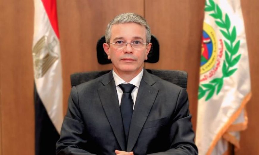 رئيس الجمارك يؤكد أهمية مكافحة التهرب والتجارة غير المشروعة لحماية الاقتصاد القومي