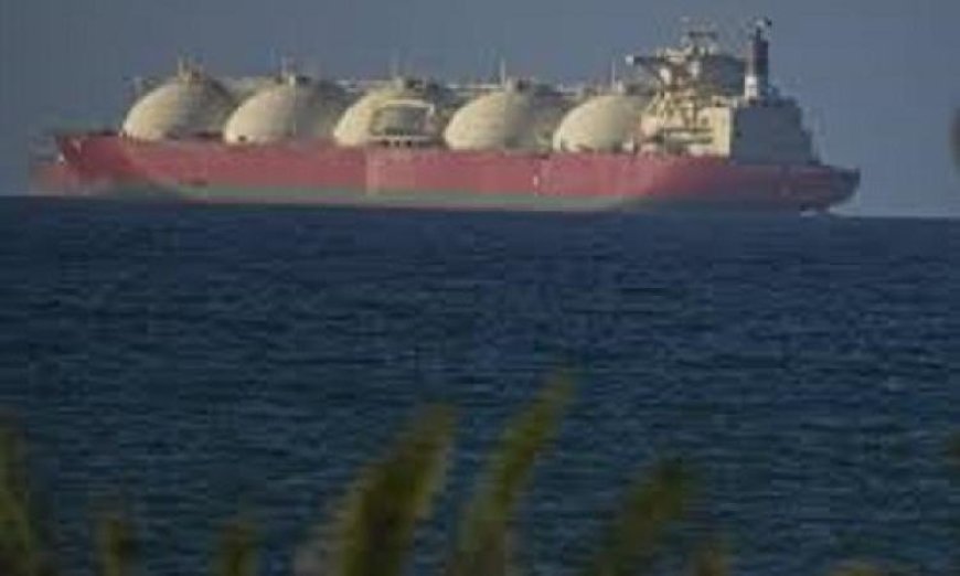 ارتفاع أسعار النفط وتقلبات سوق الأسهم وسط تراجع الآمال بشأن النزاع الإيراني وفقاً لشبكة أمريكية