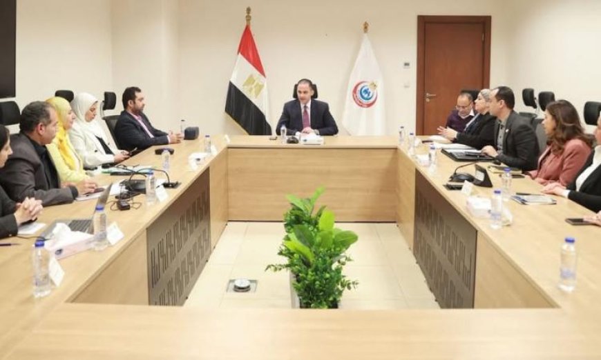 نائب وزير الصحة يعقد اجتماعًا هامًا حول لجنة الأجهزة التعويضية