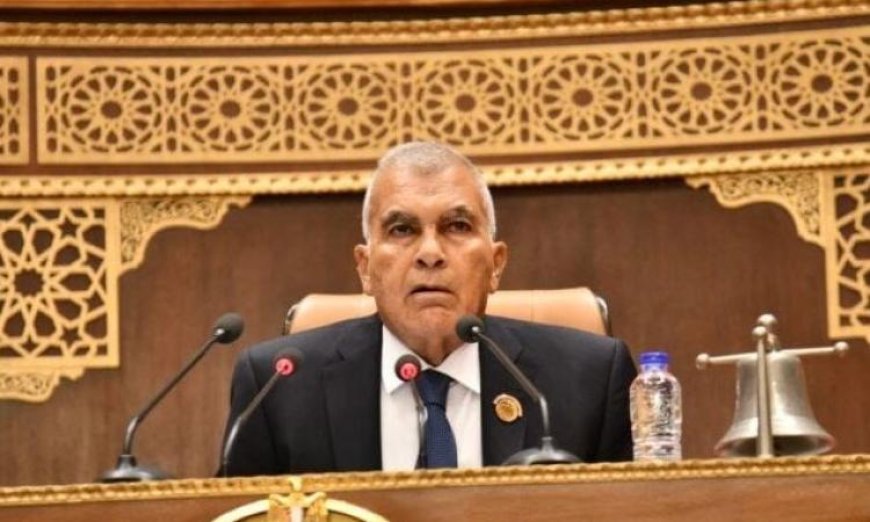 رئيس مجلس الشيوخ يقدم التهاني للرئيس السيسي بمناسبة الذكرى 44 لعيد تحرير سيناء